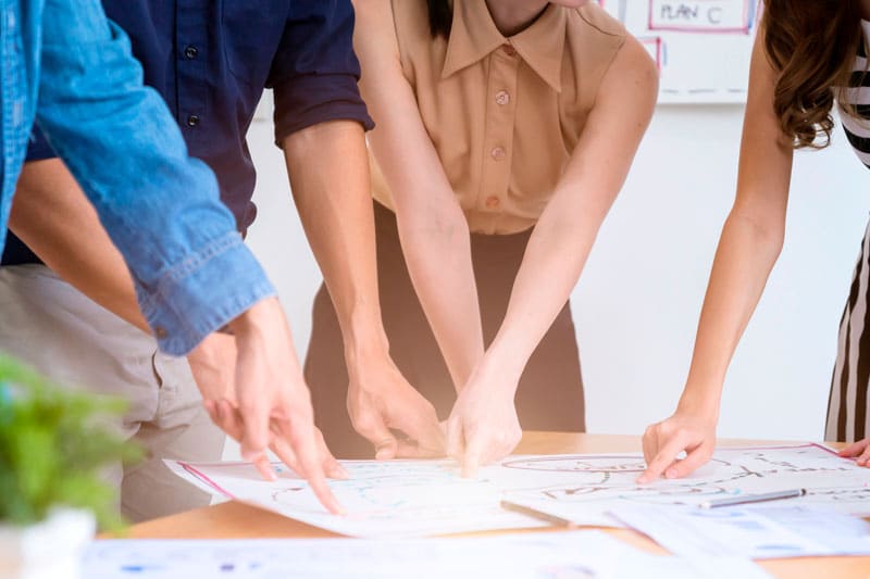 Team meeting on creations at work | Groupe Chalinfo